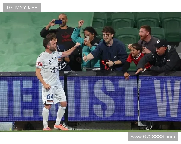 墨尔本胜利马塔肘伤坚持比赛